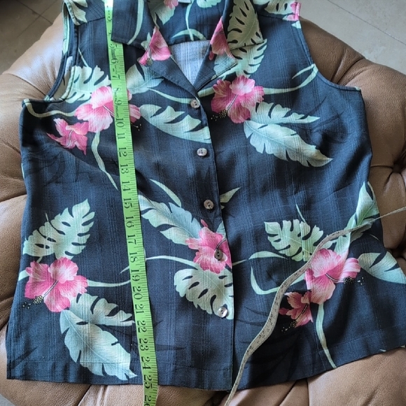 Tommy Bahama Black Floral Sleeveless Silk Button Down Top - Picture 4 of 6